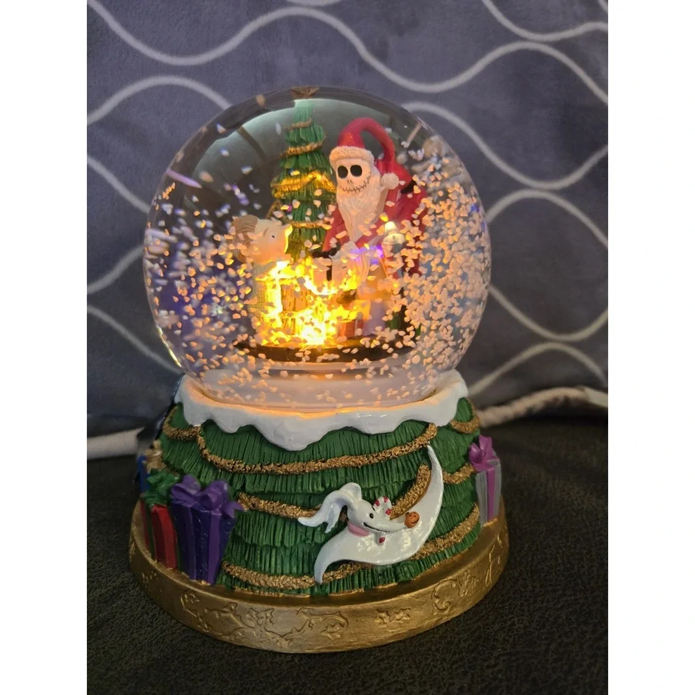 Nightmare‎ Before Christmas Light Up Musical Snomotion Waterglobe